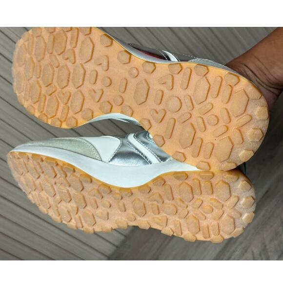 Steve Madden Women’s Kendrix Lace-Up Sneakers Taupe Size 10M - Picture 7 of 15